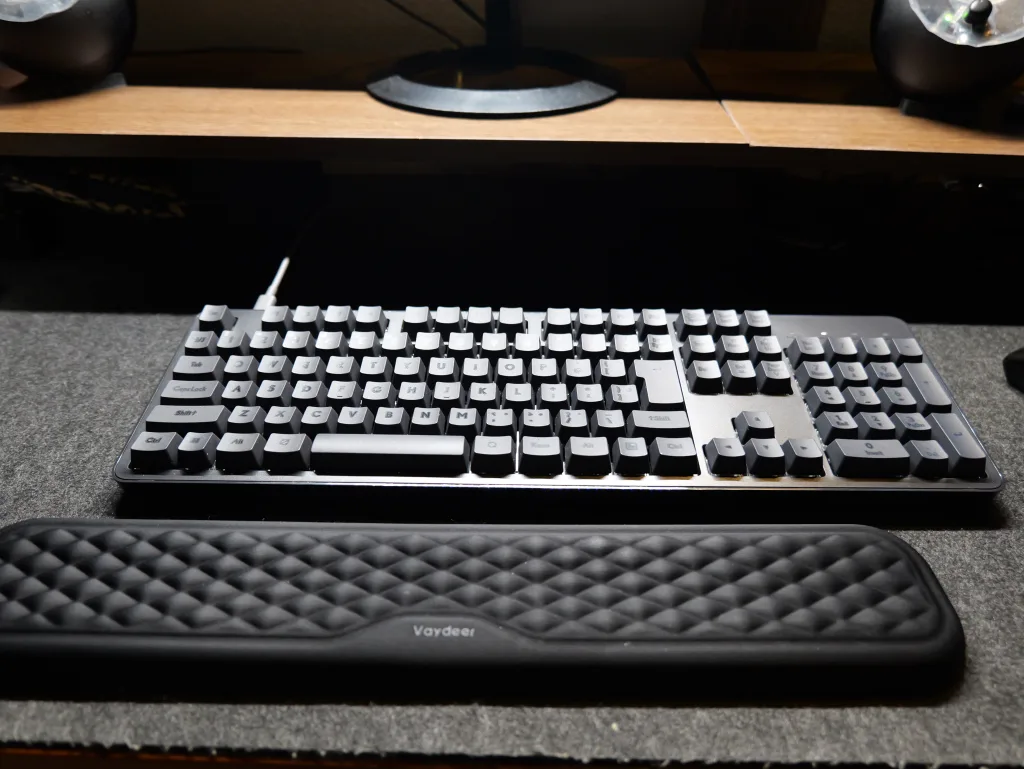 Quntis BasicPlus 52cmの手元の明るさ