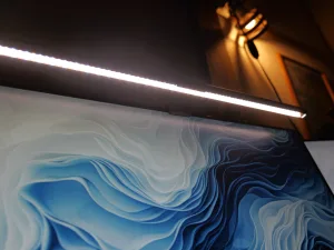 モニターライトで目の疲れが変わった話｜Quntis BasicPlus 52cm を在宅ワーカーが正直レビュー